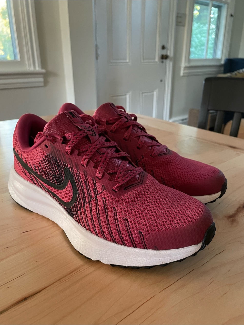 Nike Run Defy Road Runners